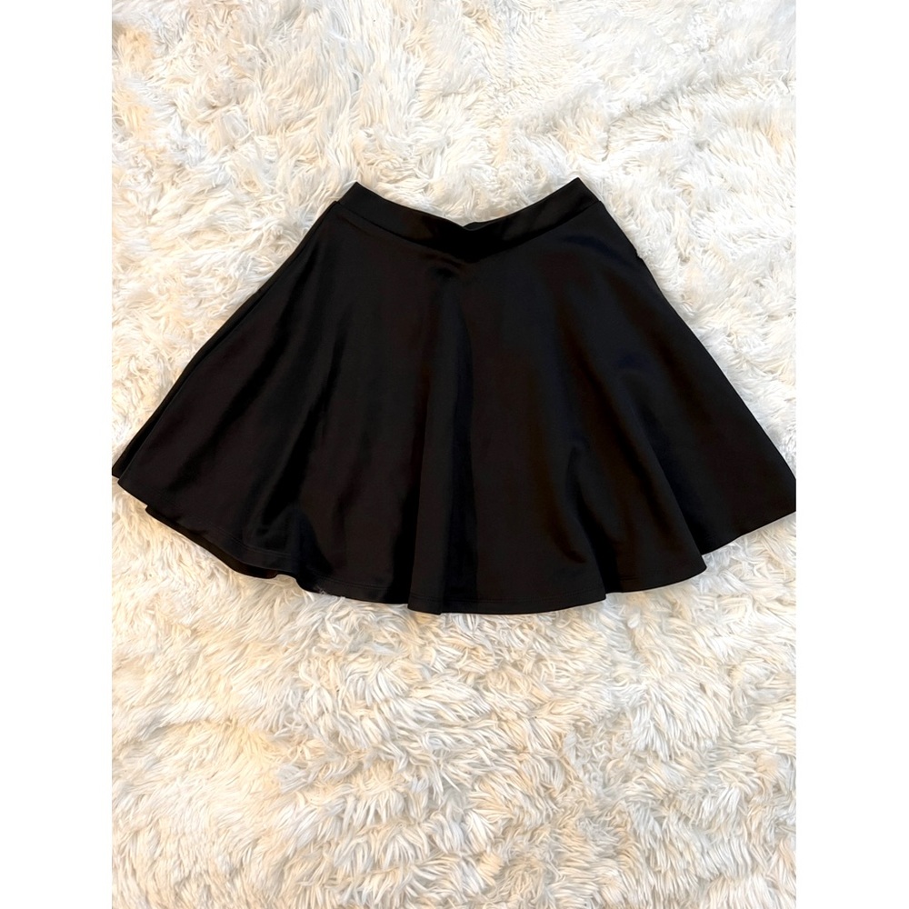 Skater mini skirt